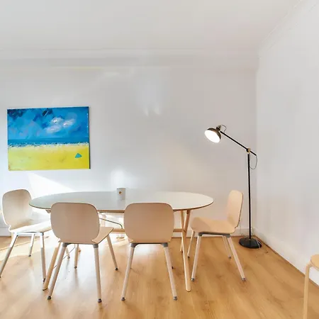 Lecomte - The Shoreline City Stay *